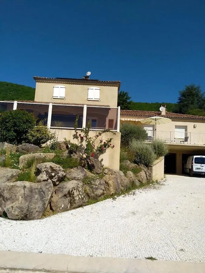 Maison Accueillante A Nant Avec Piscine Partagee