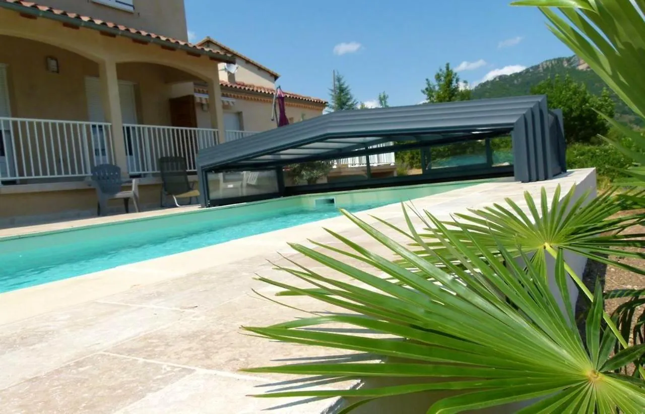 Holiday home Maison Accueillante A Nant Avec Piscine Partagee